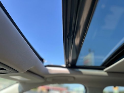 Used 2021 Nissan Rogue SL w/ Premium Package image 35