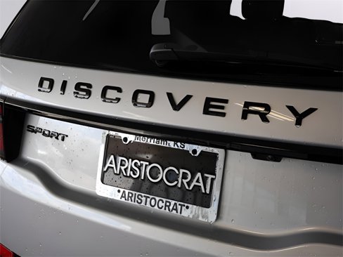New 2025 Land Rover Discovery Sport Dynamic SE image 9