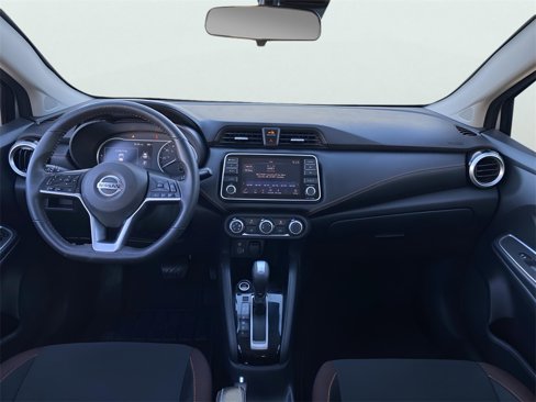 Used 2021 Nissan Versa SR image 15