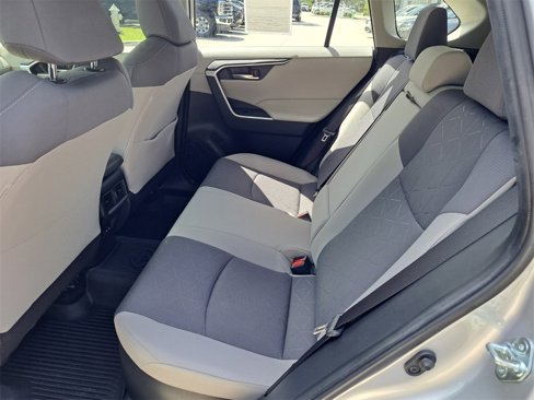 Used 2022 Toyota RAV4 XLE image 10