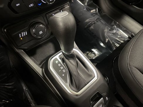 Used 2023 Jeep Renegade Altitude w/ Sun/Sound Group image 22