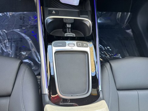 New 2025 Mercedes-Benz GLB 250 4MATIC image 24