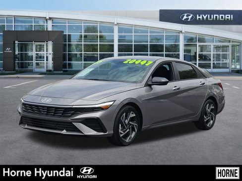 Certified 2025 Hyundai Elantra Sport image 1