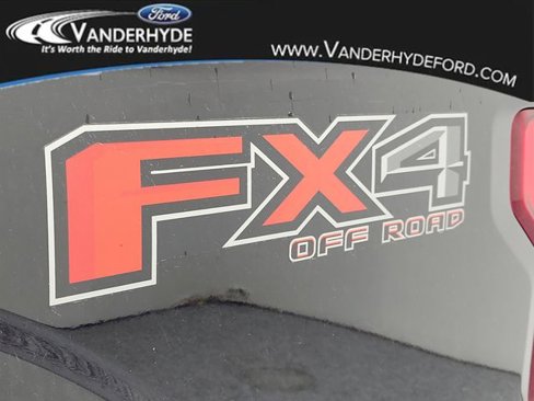 Used 2017 Ford F150 XLT w/ Equipment Group 302A Luxury image 8