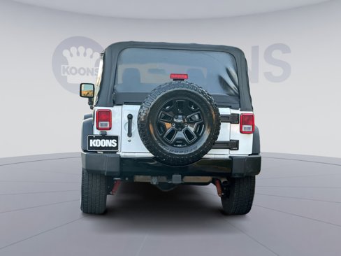 Used 2018 Jeep Wrangler Sport image 5