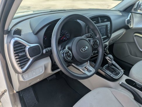 Used 2020 Kia Soul LX image 13