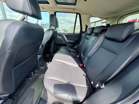 Used 2009 Land Rover LR2 HSE image 22