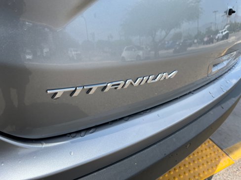 Used 2024 Ford Edge Titanium image 24