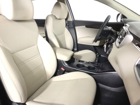 Used 2017 Kia Sorento LX image 31