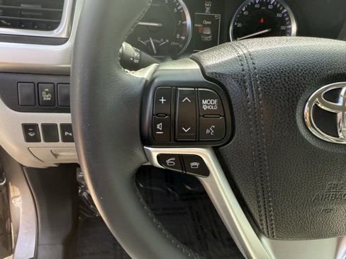 Used 2016 Toyota Highlander Limited image 29