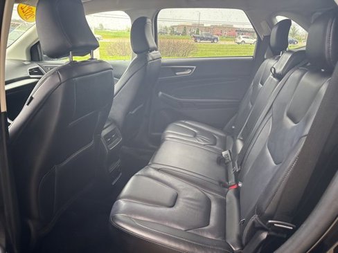 Used 2022 Ford Edge Titanium image 16