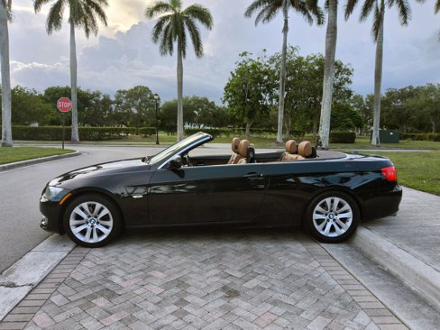 Used 2011 BMW 328i Convertible image 4