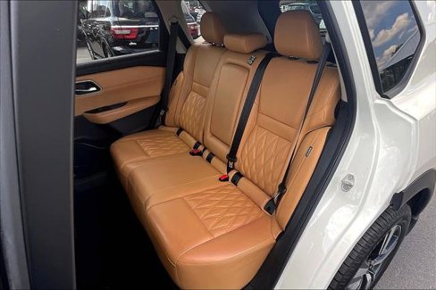 Used 2021 Nissan Rogue Platinum image 19