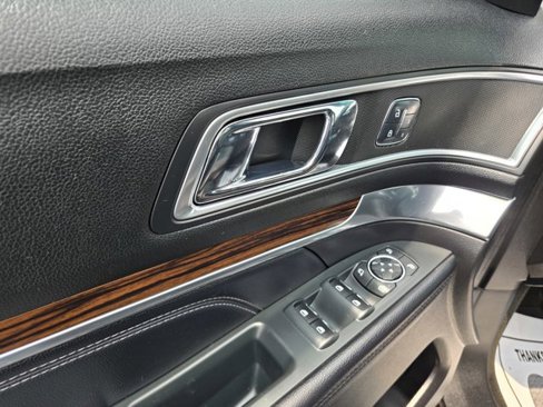 Used 2018 Ford Explorer Limited image 39