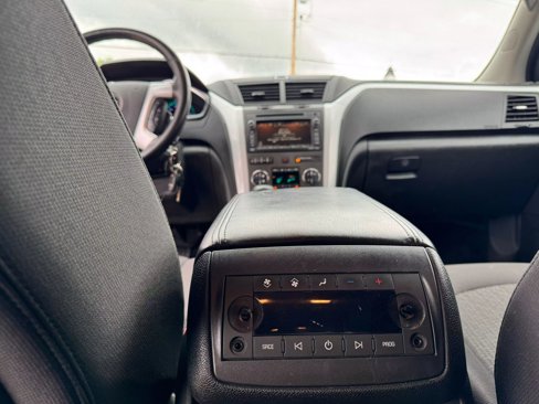 Used 2010 Chevrolet Traverse LT w/ Personal Connectivity Package image 29
