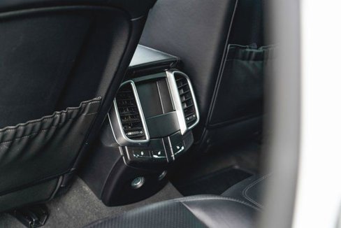 Used 2016 Porsche Cayenne Turbo image 22