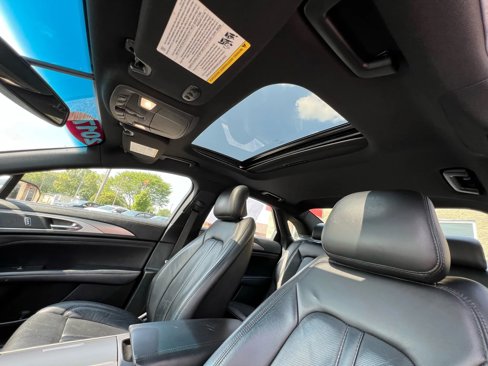 Used 2017 Lincoln MKZ Reserve image 16