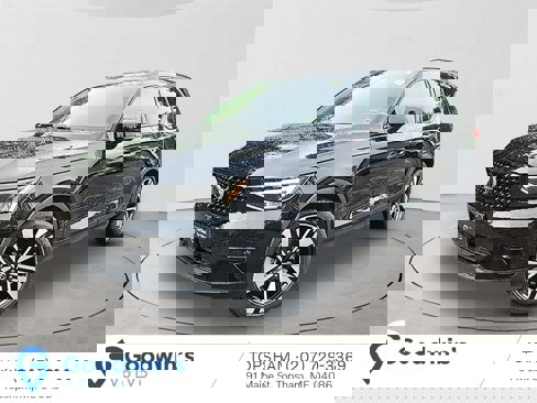 Certified 2025 Volvo XC40 B5 Plus image 1
