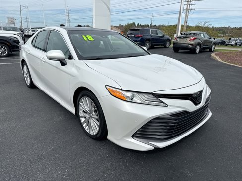 Used 2018 Toyota Camry XLE image 2