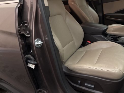 Used 2014 Hyundai Santa Fe GLS image 21