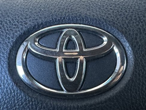 Used 2018 Toyota Camry SE image 14