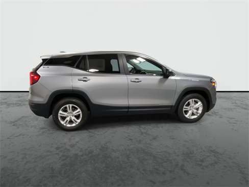 Used 2024 GMC Terrain SLE image 9