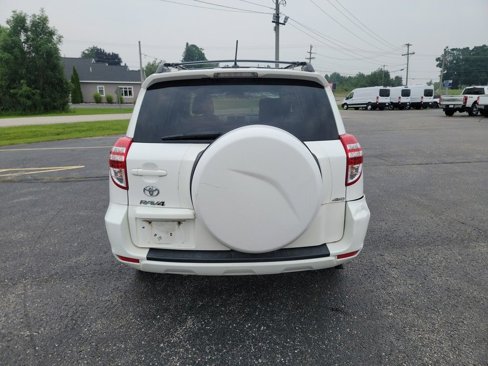 Used 2011 Toyota RAV4 4WD image 4