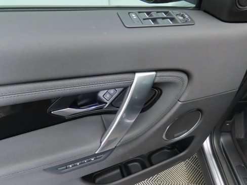 Used 2024 Land Rover Discovery Sport S image 23