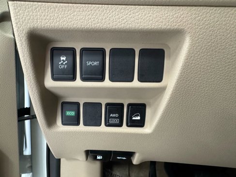 Used 2015 Nissan Rogue SV image 33