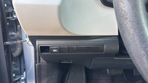 Used 2021 Toyota Corolla LE image 15