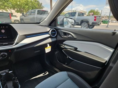 New 2025 Chevrolet Trax LT w/ Driver Confidence Package image 3