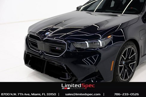 Used 2025 BMW M5 image 13
