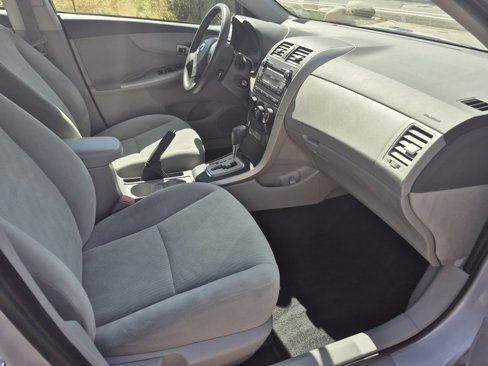 Used 2010 Toyota Corolla LE image 21