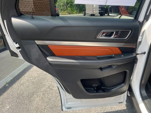 Used 2019 Ford Explorer XLT w/ Equipment Group 202A image 22