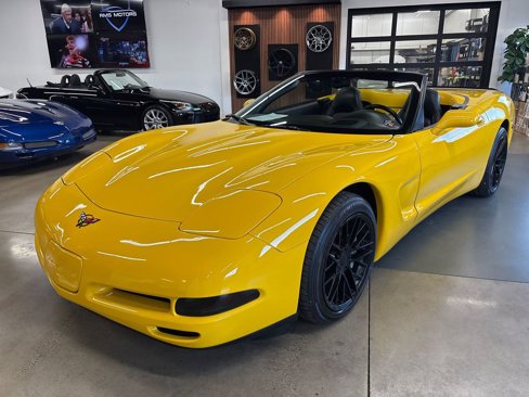 Used 2003 Chevrolet Corvette Convertible w/ Preferred Equipment Group1 image 2