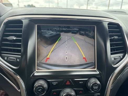 Used 2014 Jeep Grand Cherokee Overland w/ Advanced Technology Group image 25