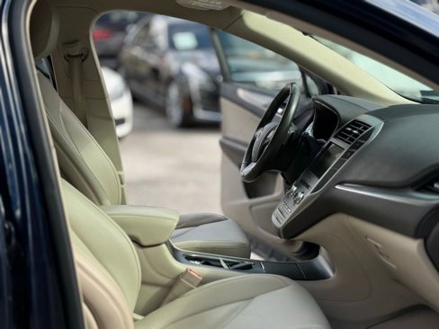 Used 2017 Lincoln MKC Premiere image 12