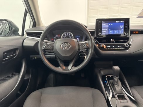 Used 2022 Toyota Corolla LE image 19
