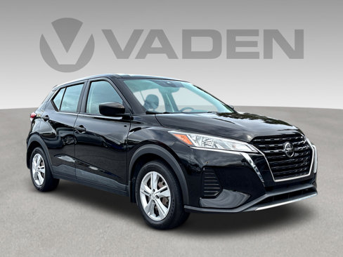 Certified 2021 Nissan Kicks S image 1