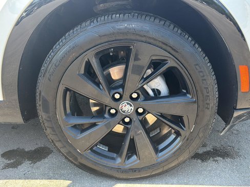 Used 2023 Buick Envision Essence w/ Sport Touring Package image 12