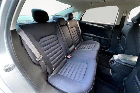 Used 2015 Ford Fusion SE image 17