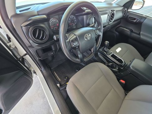 Used 2018 Toyota Tacoma SR image 10