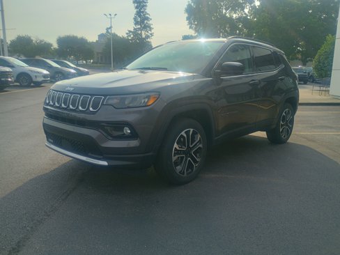Used 2022 Jeep Compass Limited image 3