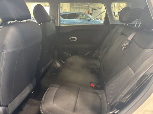 Used 2015 Kia Soul + image 7