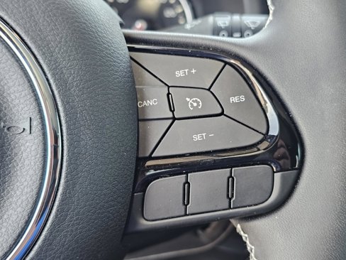 Used 2021 Jeep Renegade Latitude w/ Sun & Sound Group image 22