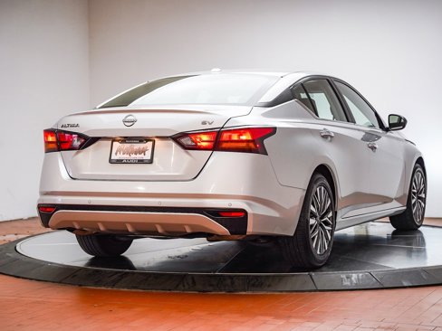 Used 2024 Nissan Altima 2.5 SV image 7