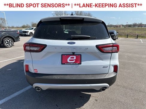 New 2025 Ford Escape SE image 7