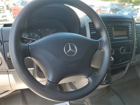 Used 2015 Mercedes-Benz Sprinter 2500 image 14