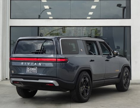 Used 2023 Rivian R1S Adventure image 8
