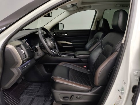 Used 2022 Nissan Pathfinder Platinum w/ Cargo Package image 12